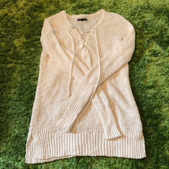 AMERICAN EAGLE LACE UP SWEATER - Picture 1 of 2